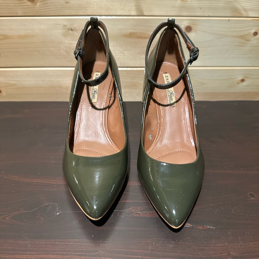 Brand new Zara wedges in forest / moss green patent leather heels size EU 36